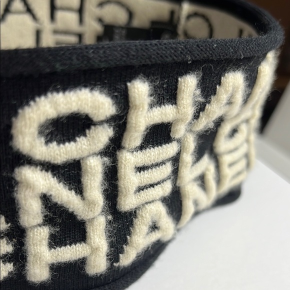 CHANEL Black and Cream Headband - Picture 9 of 17